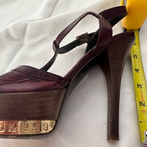 Fendi platform sandals with gold detail - Picture 6 of 11